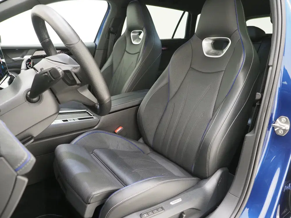 Volkswagen Passat 1.5 eHybrid R-Line Black uit 2025, foto 4