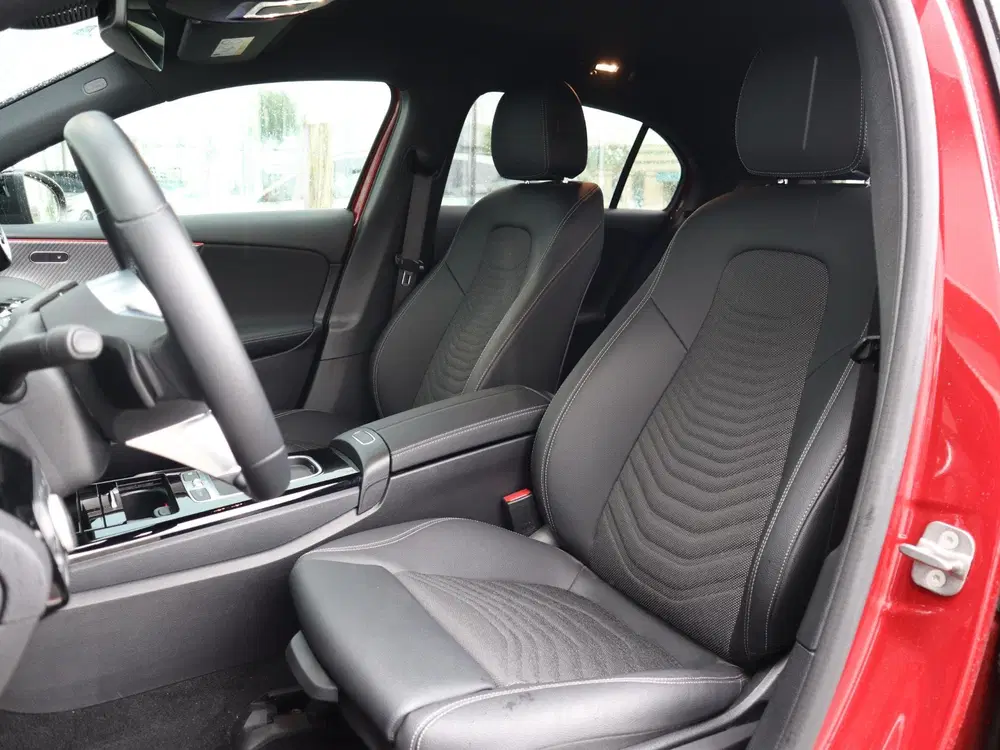 Mercedes-Benz A-Klasse 250 e Star Edition Luxury Line l Trek uit 2025, foto 12