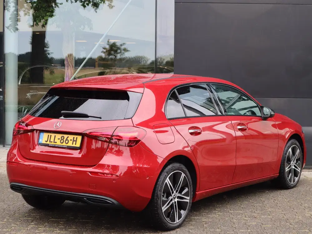 Mercedes-Benz A-Klasse 250 e Star Edition Luxury Line l Trek uit 2025, foto 2