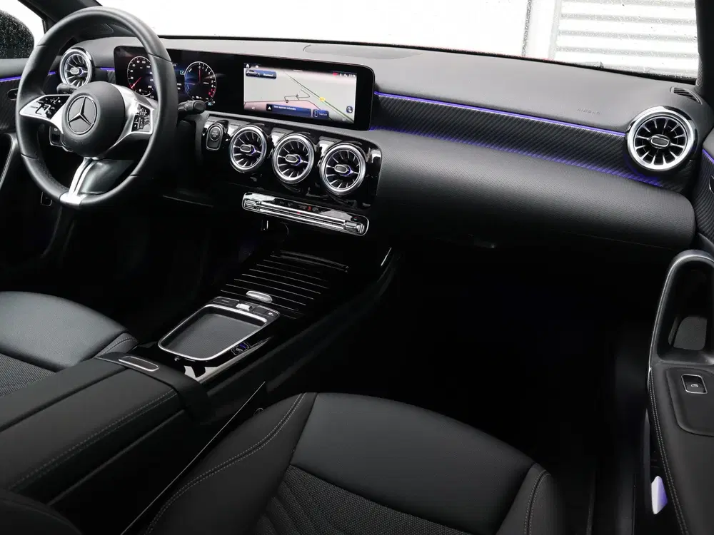 Mercedes-Benz A-Klasse 250 e Star Edition Luxury Line l Trek uit 2025, foto 3