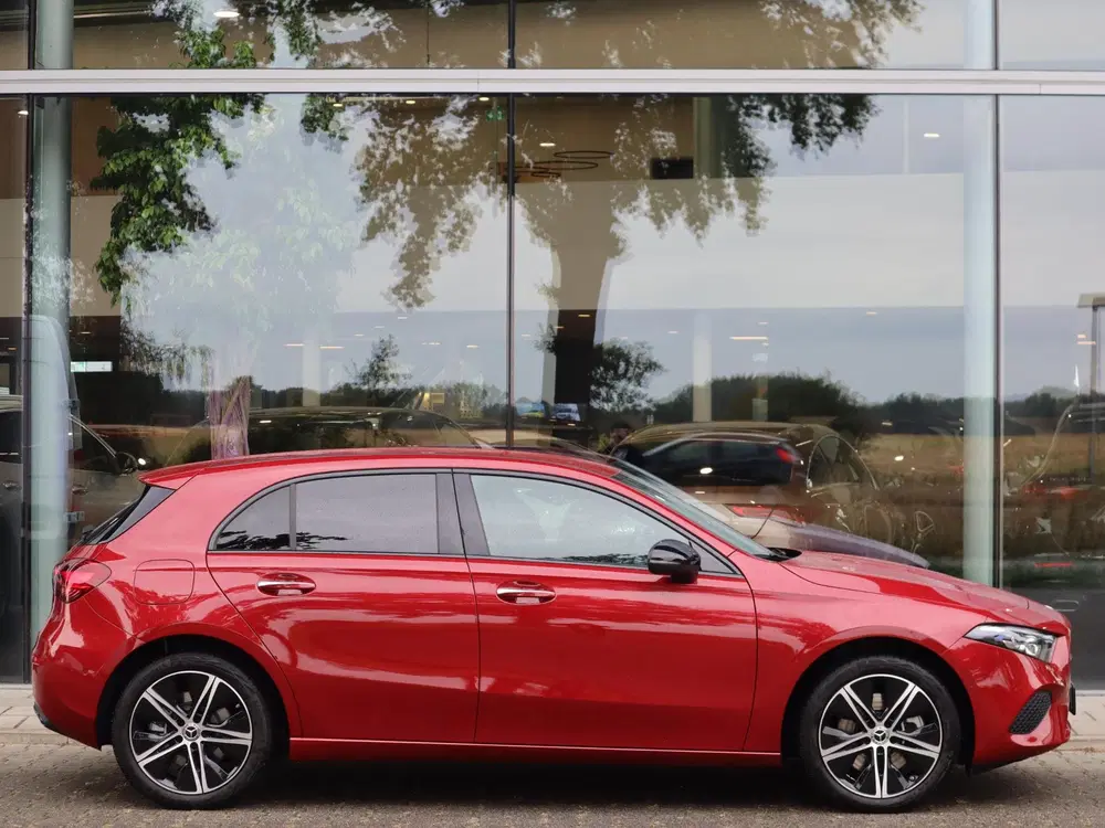 Mercedes-Benz A-Klasse 250 e Star Edition Luxury Line l Trek uit 2025, foto 5