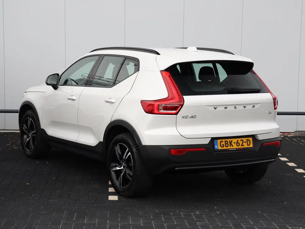 Volvo XC40 2.0 B4 Plus Dark 197 pk uit 2024, foto 12