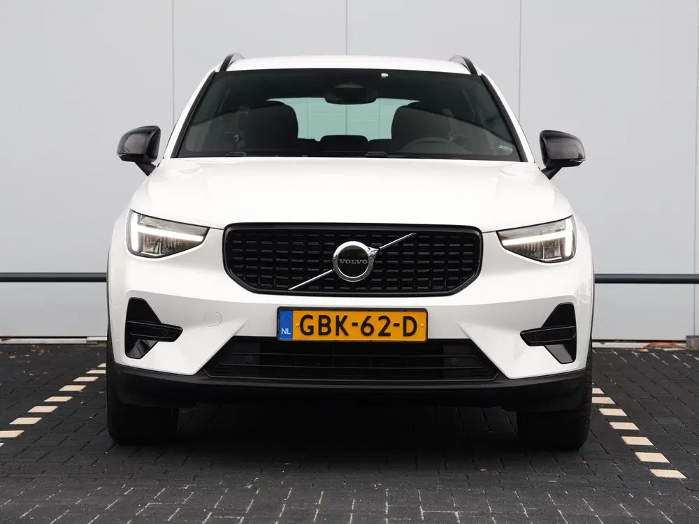 Volvo XC40 2.0 B4 Plus Dark 197 pk uit 2024, foto 13