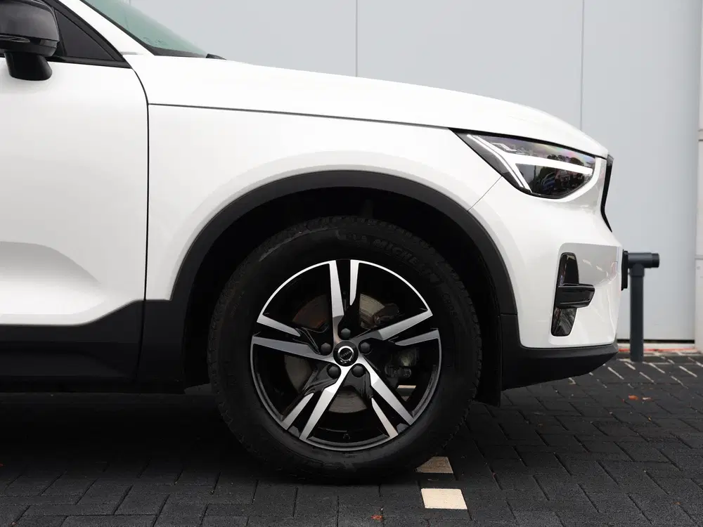 Volvo XC40 2.0 B4 Plus Dark 197 pk uit 2024, foto 15