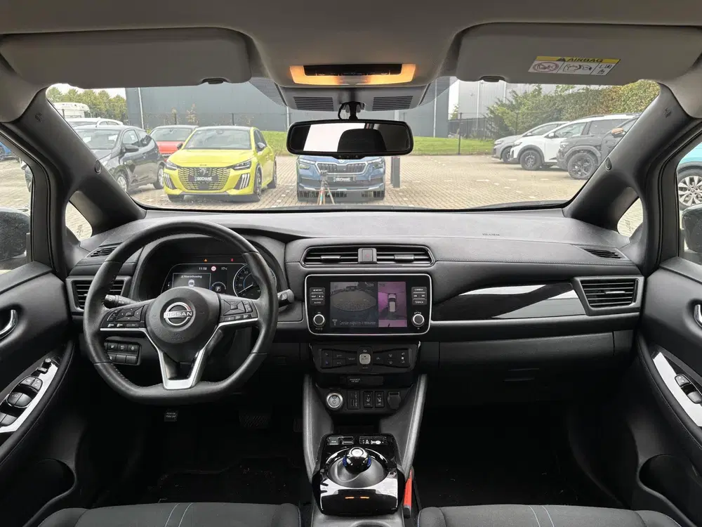 Nissan Leaf N-Connecta 40 kWh l voorstoelen verwarmd l uit 2023, foto 3