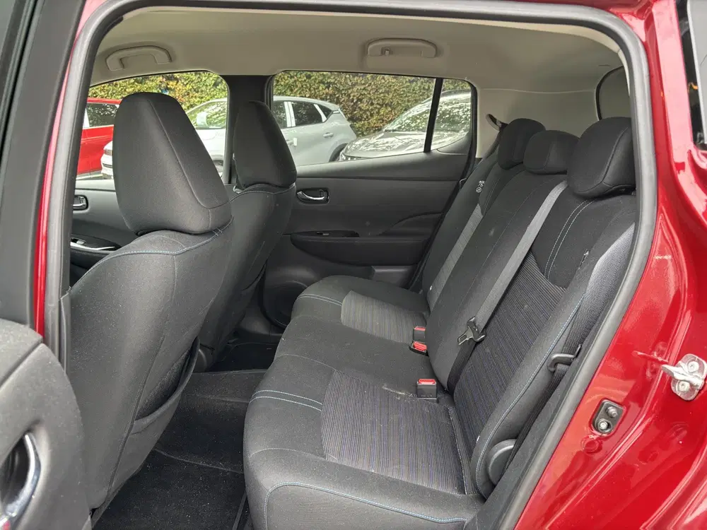 Nissan Leaf N-Connecta 40 kWh l voorstoelen verwarmd l uit 2023, foto 8
