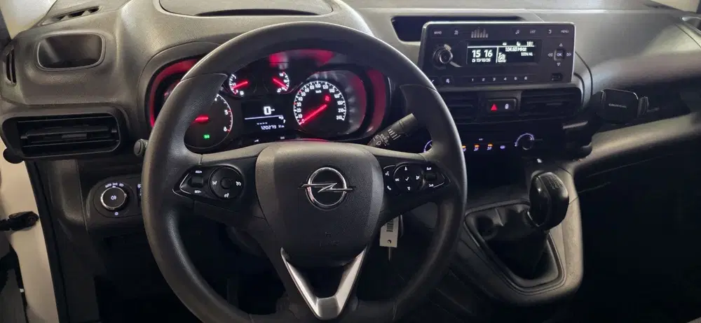 Opel Combo 1.6D L1H1 Edition uit 2019, foto 2