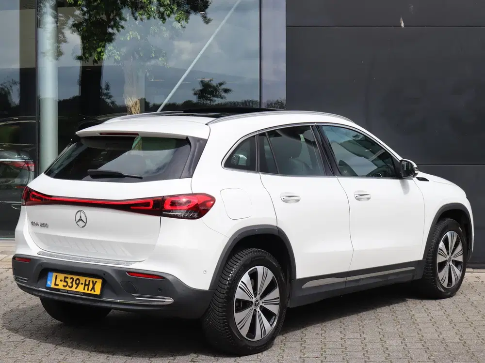 Mercedes-Benz EQA 250 Business Solution Luxury 67 kWh l Stoe uit 2021, foto 2