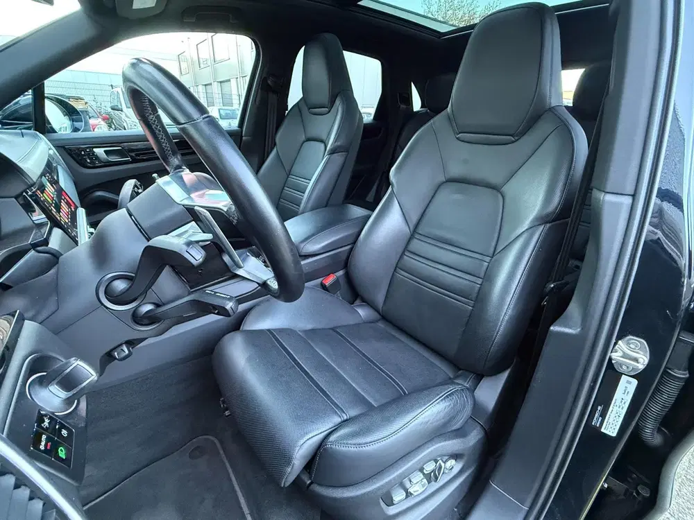 Porsche Cayenne 3.0 E-Hybrid Sport-Design uit 2021, foto 14