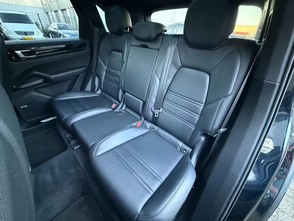Porsche Cayenne 3.0 E-Hybrid Sport-Design uit 2021, foto 15