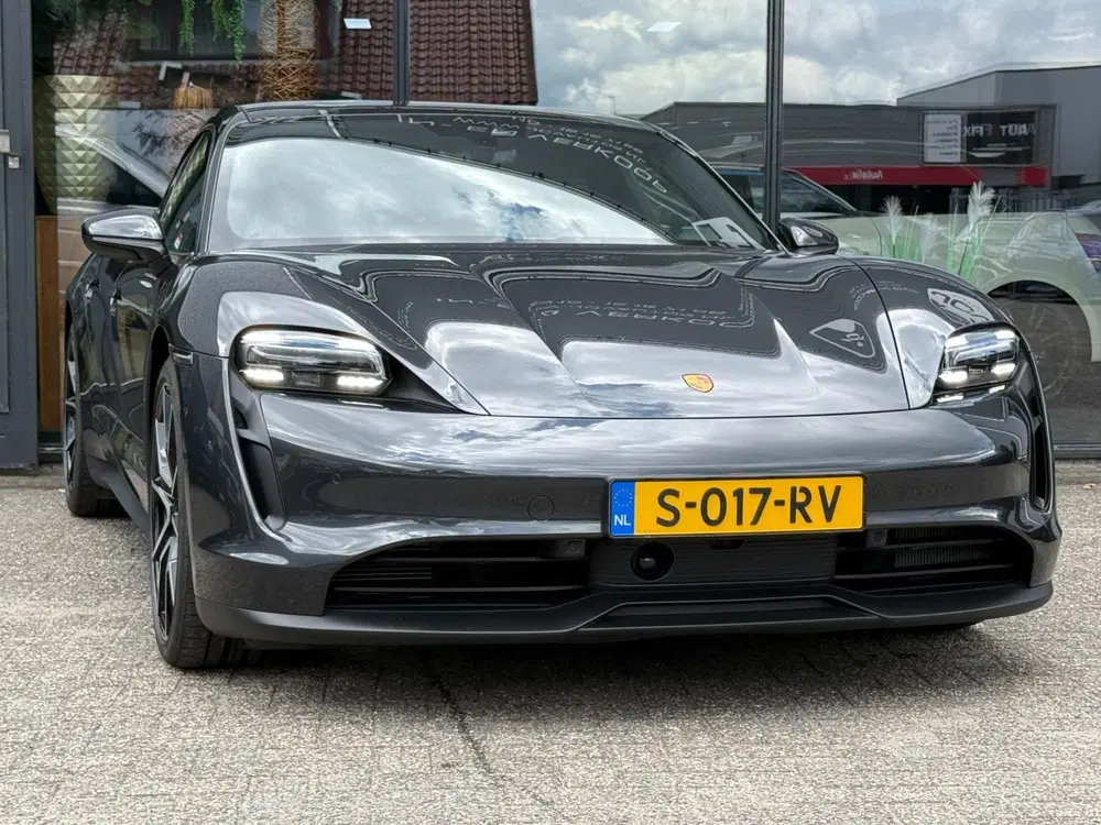 Porsche Taycan Sport Turismo 79 kWh SPORT CHRONO uit 2023, foto 11