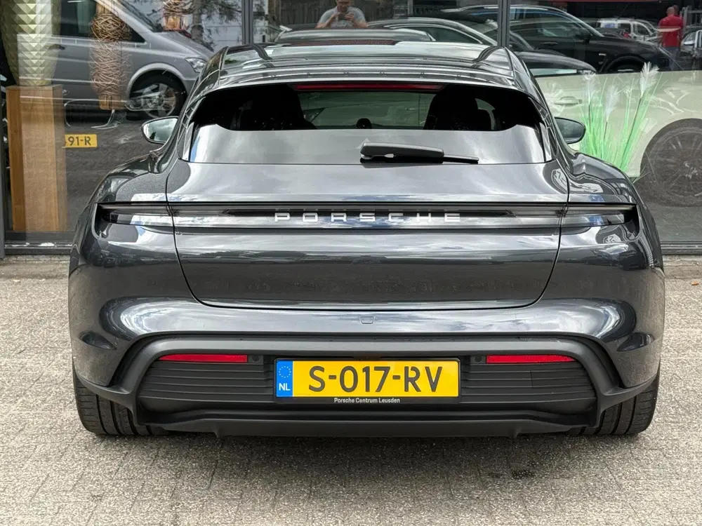 Porsche Taycan Sport Turismo 79 kWh SPORT CHRONO uit 2023, foto 6