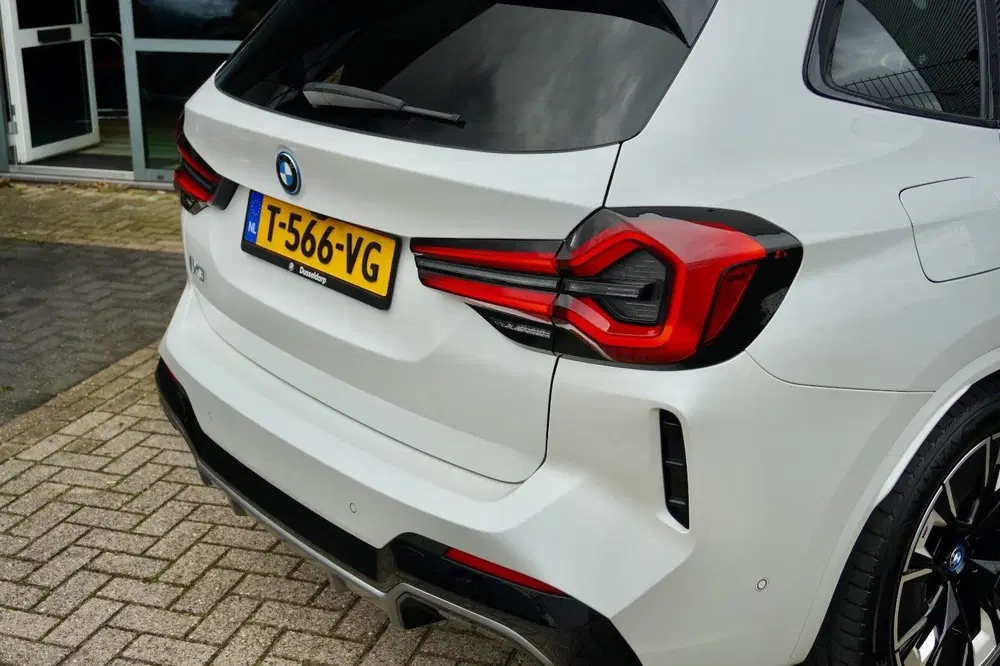 BMW iX3 High Exe. 80 kWh uit 2023, foto 10