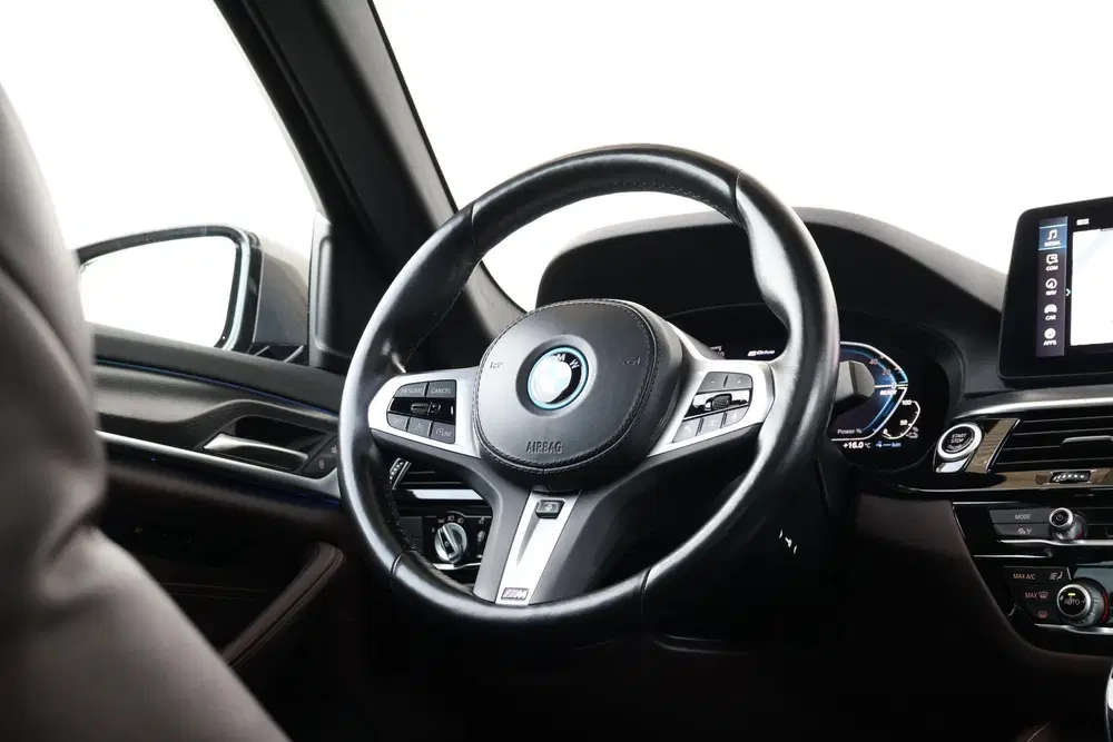 BMW 5-serie 530e Business Edition Plus uit 2023, foto 13