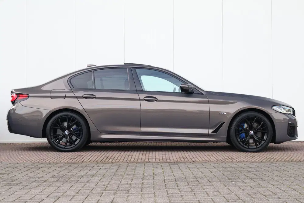 BMW 5-serie 530e Business Edition Plus uit 2023, foto 5