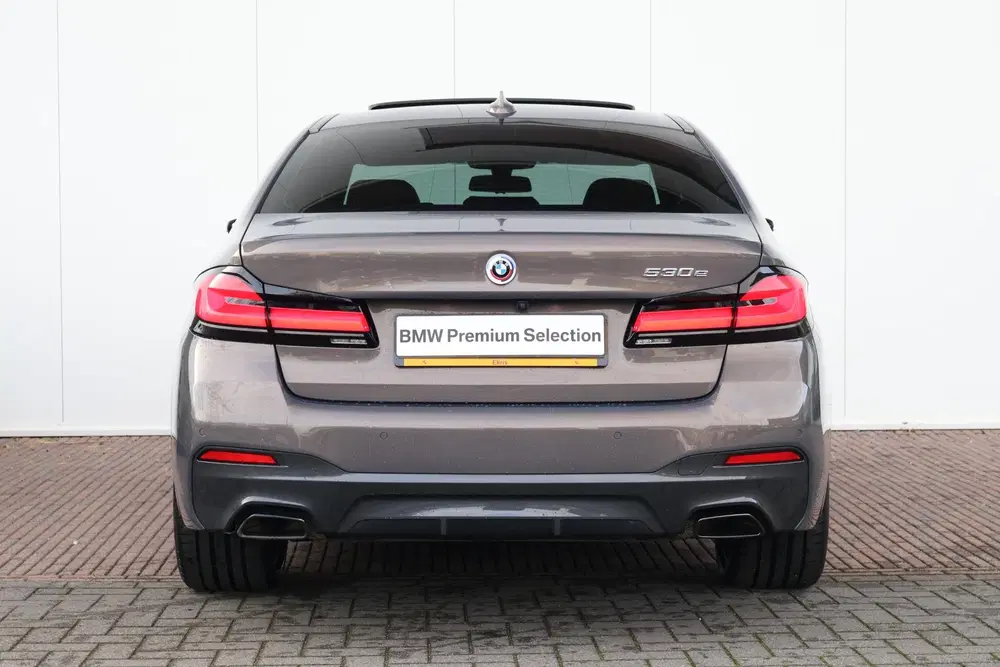 BMW 5-serie 530e Business Edition Plus uit 2023, foto 8