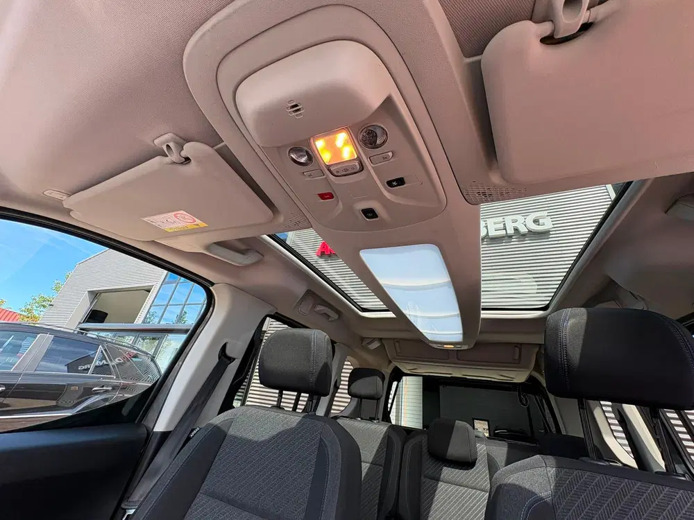 Peugeot Rifter 1.2 Puretech Allure PANO uit 2019, foto 13