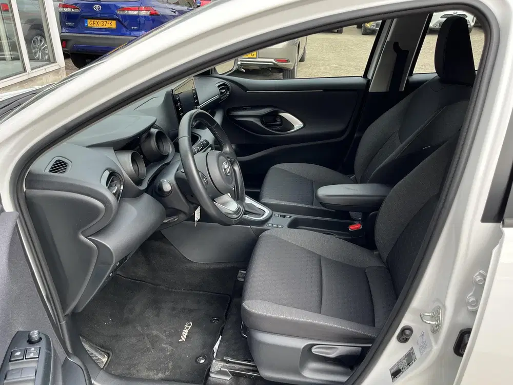 Toyota Yaris 1.5 Hybrid Dynamic edition LED uit 2023, foto 13