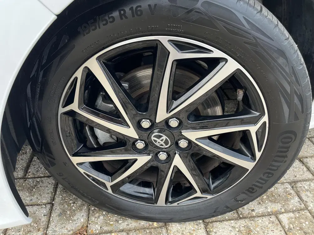 Toyota Yaris 1.5 Hybrid Dynamic edition LED uit 2023, foto 2