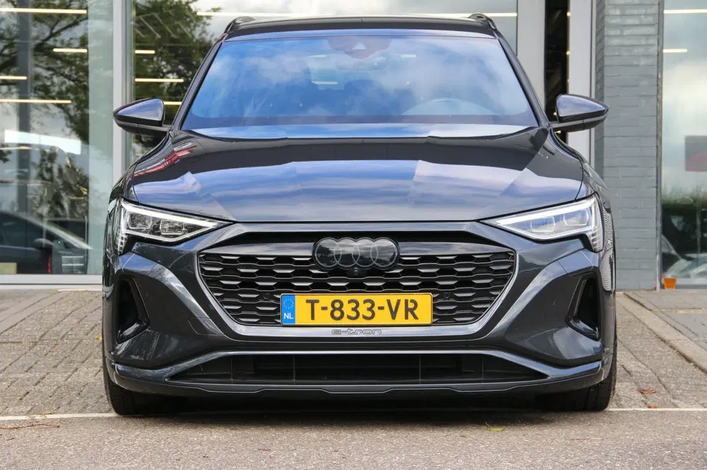 Audi Q8 e-tron 50 quattro Edition 95 kWh BTW-AUTO NL-AUTO uit 2023, foto 2