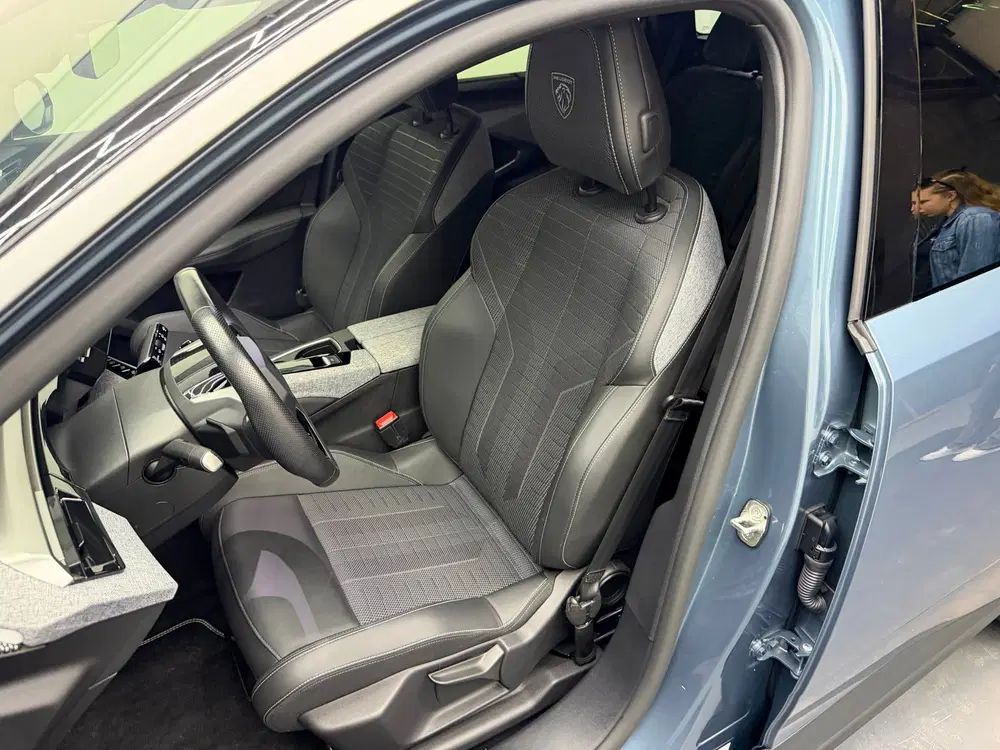 Peugeot 5008 1.2 Hybrid 145 GT 7p uit 2025, foto 11