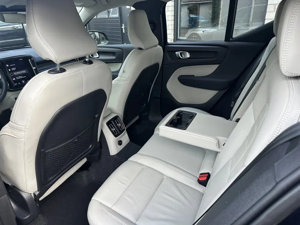 Volvo XC40 1.5 T5 Recharge Inscription *NAVI*LEDER*EL uit 2023, foto 11