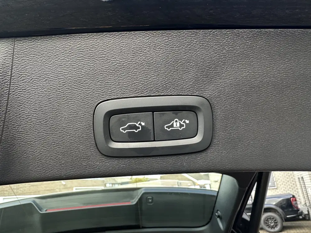 Volvo XC40 1.5 T5 Recharge Inscription *NAVI*LEDER*EL uit 2023, foto 13