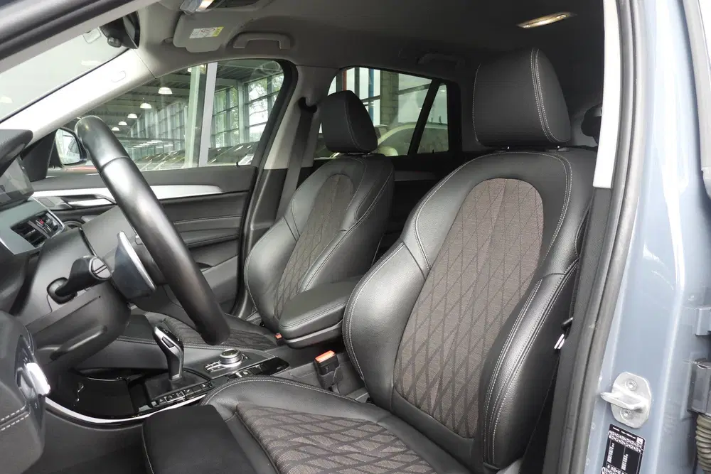BMW X1 xDrive20i xLine Automaat uit 2020, foto 15