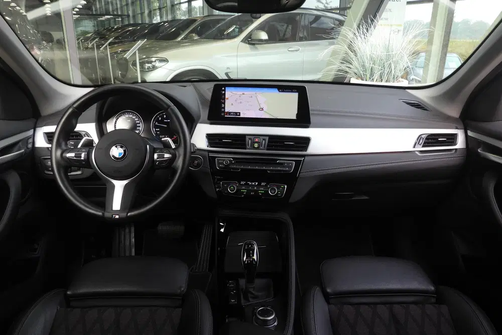 BMW X1 xDrive20i xLine Automaat uit 2020, foto 3