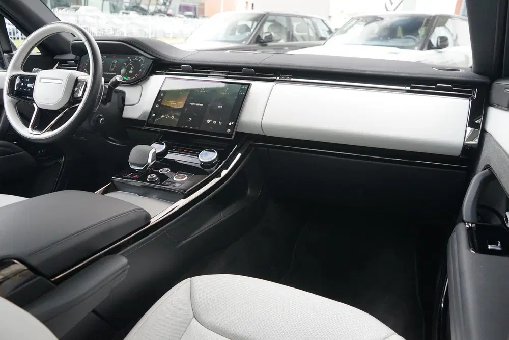 Land Rover Range Rover Sport 3.0 P440e Dynamic SE uit 2023, foto 3