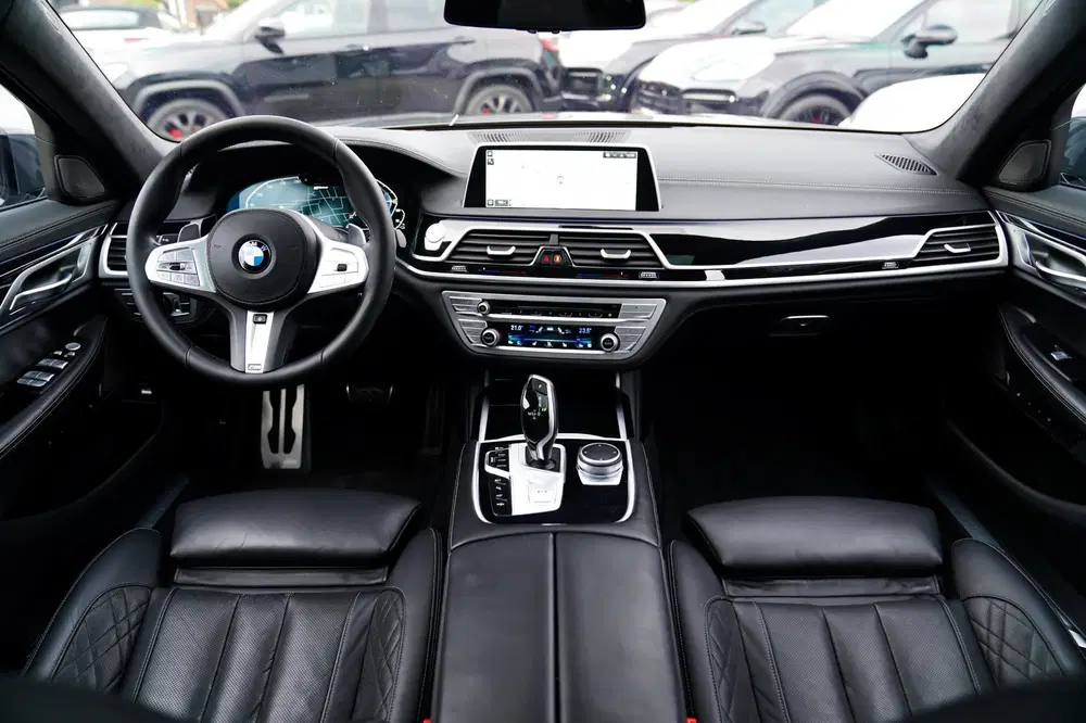 BMW 7-serie 745e High Executive uit 2019, foto 2