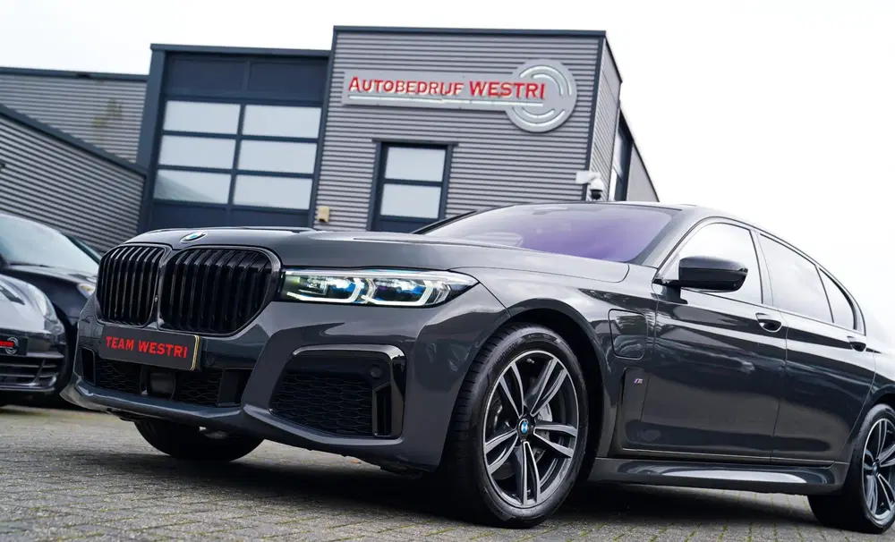 BMW 7-serie 745e High Executive uit 2019, foto 8