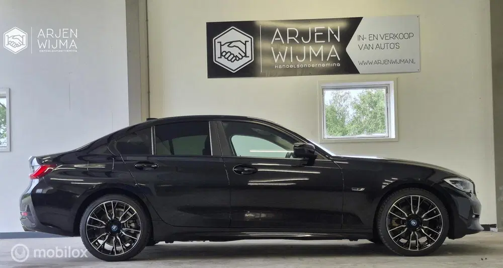 BMW 3-serie 320e Business Edition Plus uit 2022, foto 3