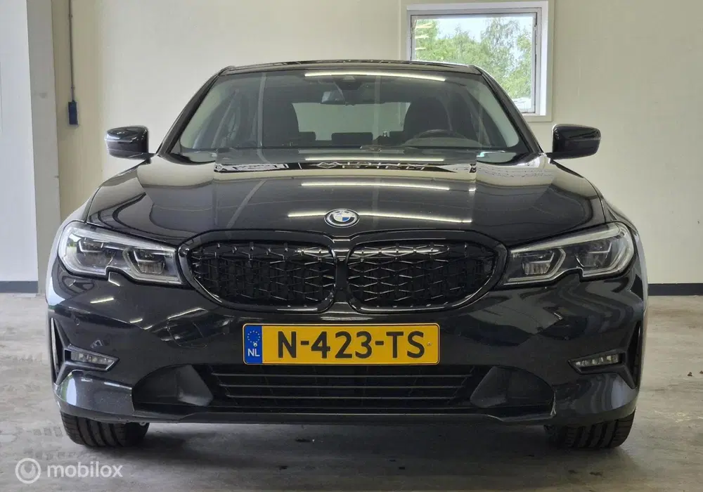 BMW 3-serie 320e Business Edition Plus uit 2022, foto 7