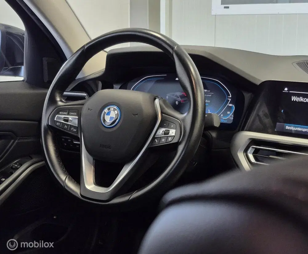 BMW 3-serie 320e Business Edition Plus uit 2022, foto 8