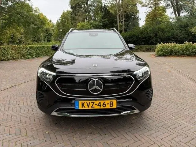 Mercedes-Benz EQB 250+ luxury Line 71kWh SOH 96% Panoramadak uit 2023, foto 2