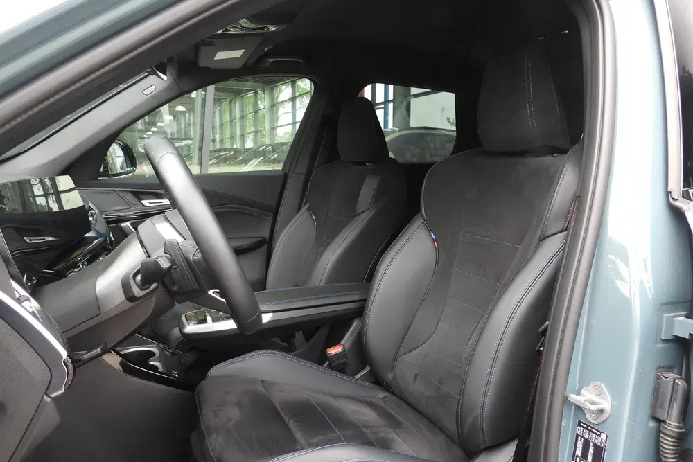 BMW iX1 eDrive20 M Sport uit 2025, foto 14