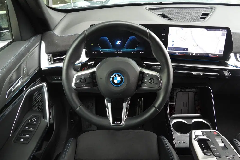 BMW iX1 eDrive20 M Sport uit 2025, foto 2