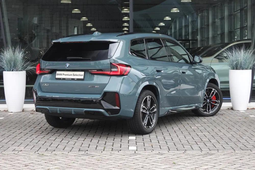 BMW iX1 eDrive20 M Sport uit 2025, foto 4