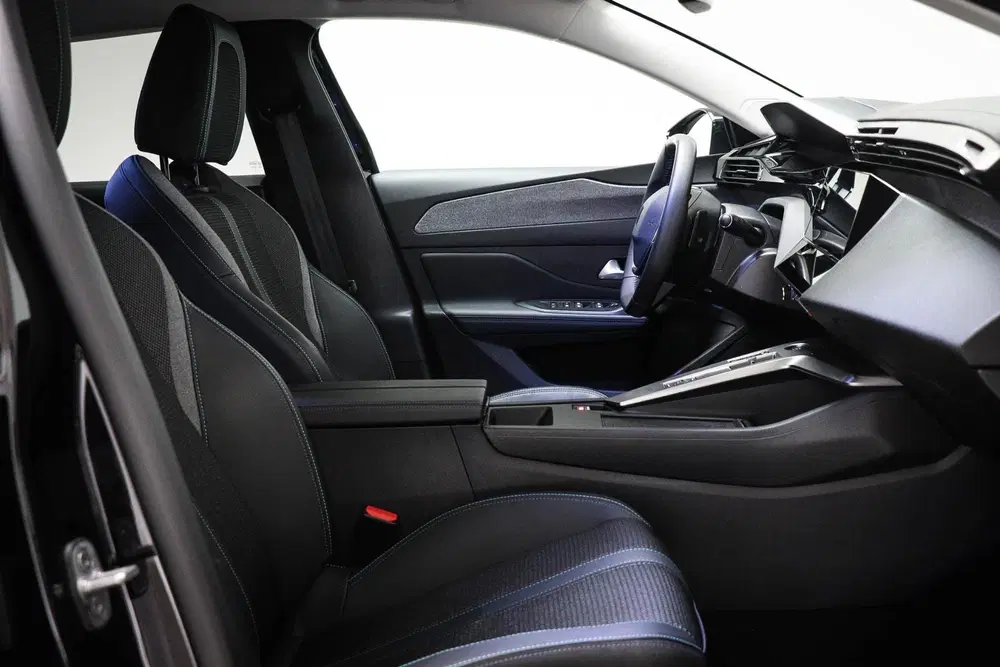 Peugeot 308 1.2 Hybrid 136 e-DCS6 GT uit 2025, foto 4