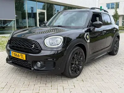 Mini Countryman 1.5 Cooper SE ALL4 Chili Black Full Option uit 2019