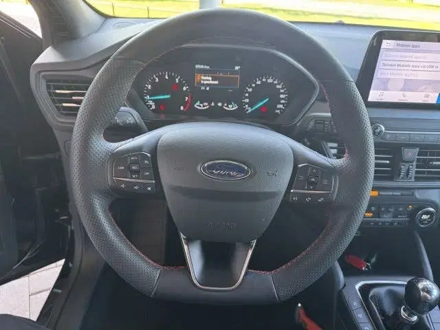 Ford Focus 1.0 ECOBOOST HYBRID ST LINE STYLE uit 2023, foto 11