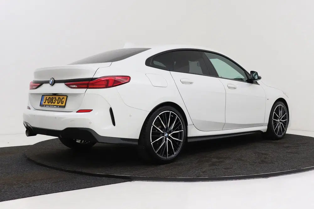BMW 2-serie 2-serie Gran Coupé 218i Executive Edition uit 2020, foto 2