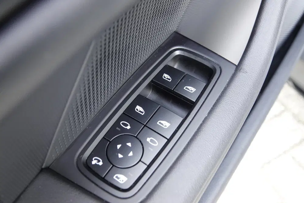 Porsche Taycan 4S 93 kWh Chrono uit 2022, foto 14
