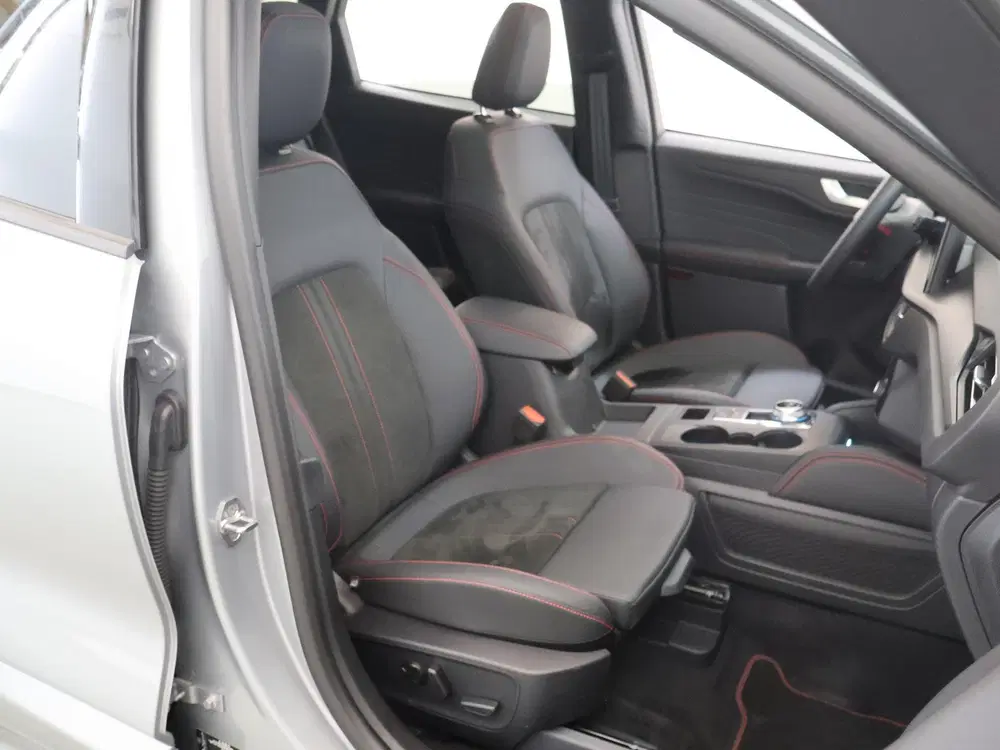 Ford Kuga 2.5 PHEV ST-Line X uit 2025, foto 10