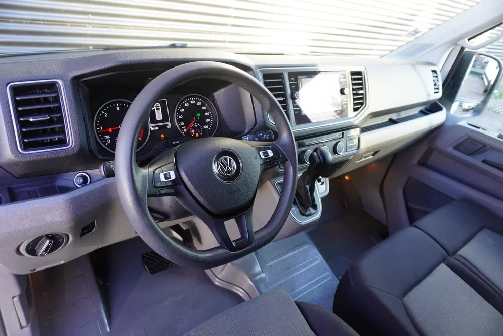 Volkswagen Crafter 140pk Automaat L3H3 uit 2021, foto 2