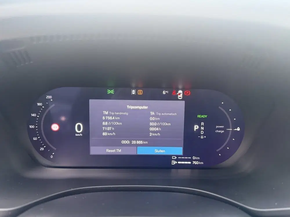 Volvo XC60 T6 AWD Ultra Dark uit 2025, foto 12
