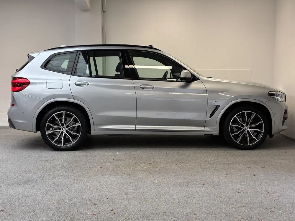 BMW X3 xDrive20i M-Sport uit 2019, foto 12