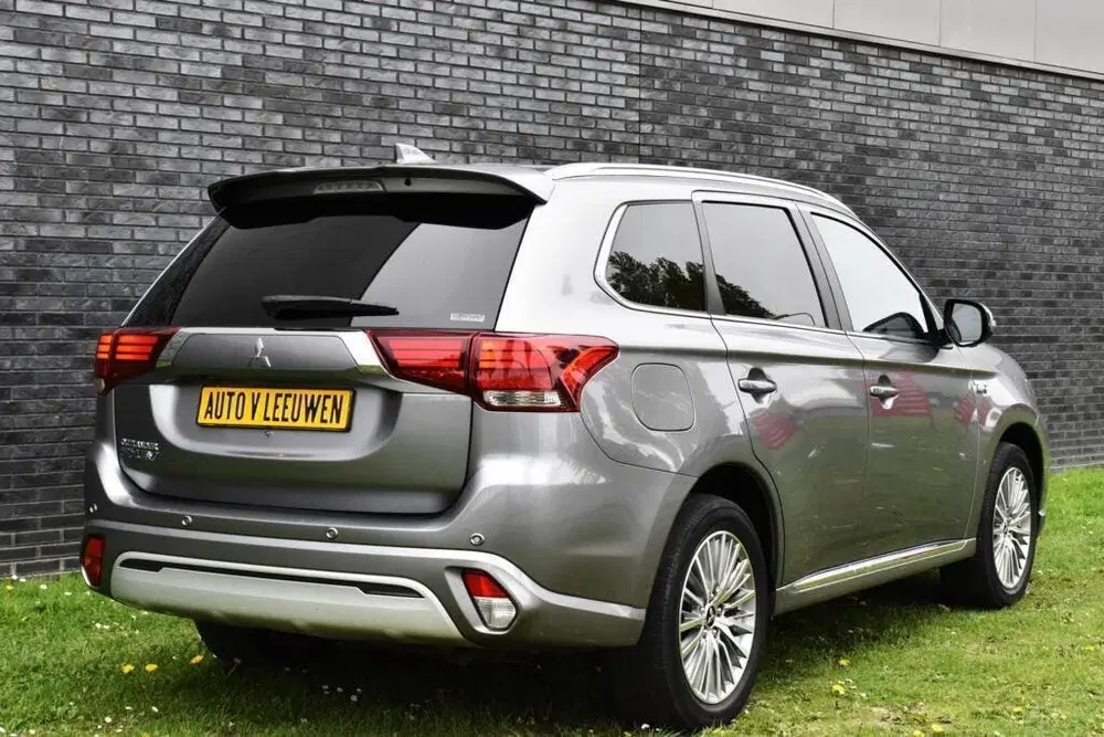 Mitsubishi Outlander 2.4 PHEV Plug-In CAMERA uit 2020, foto 2
