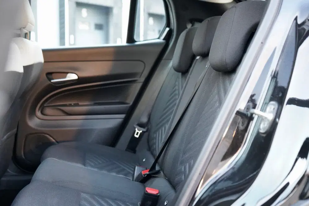 Fiat 600 1.2 Hybrid Urban Apple CarPlay Surround Vi uit 2024, foto 15